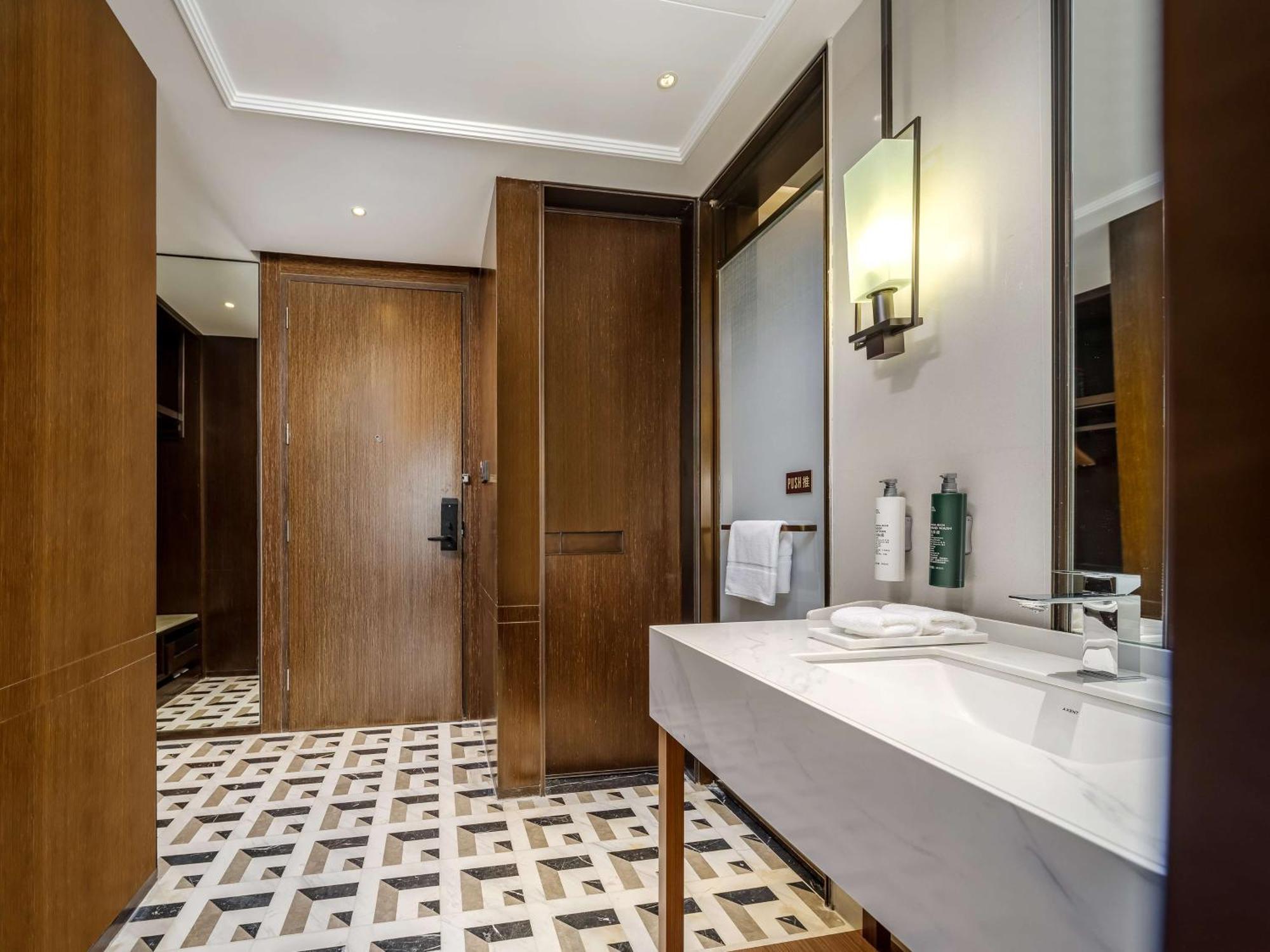 Hilton Garden Inn Beijing Guomao Dış mekan fotoğraf